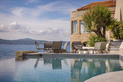 Sainte-Maxime City Centre Hotel | La Belle Aurore