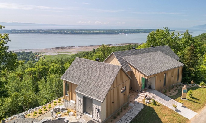 Saint-Joseph-de-la-Rive House | La Bergerie – BRAND NEW, Be among the first!