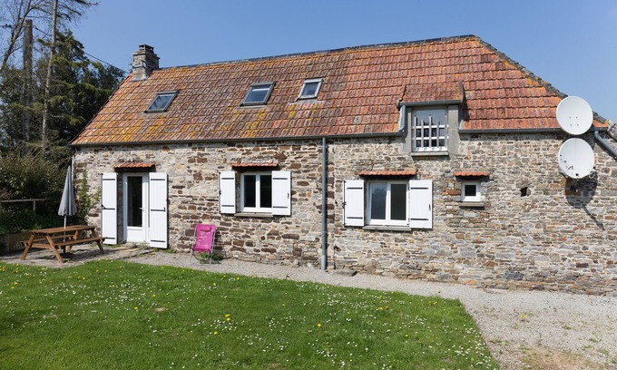 Denneville Cottage | La Bergerie - rural location, near the sea