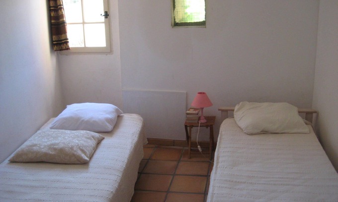 Ginasservis Apartment | La Biscaronne 18th century farmhouse in the heart of Provence Far from mass tourism