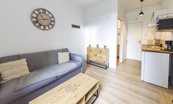 Laval Apartment | La Bohème, Studio à 300m de la gare de Laval