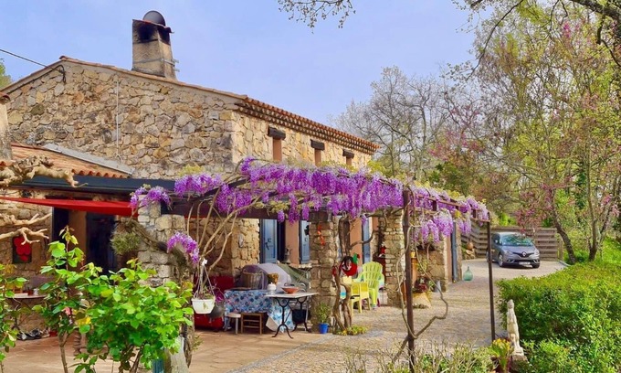 Saint-Paul-en-Foret Villa | *La Caline* quiet family villa with swimming pool