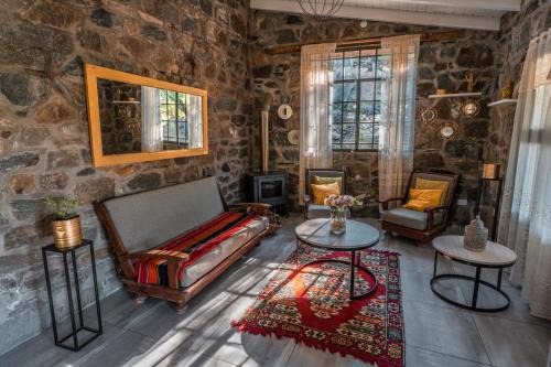 Andes House | La Casa de la Cascada