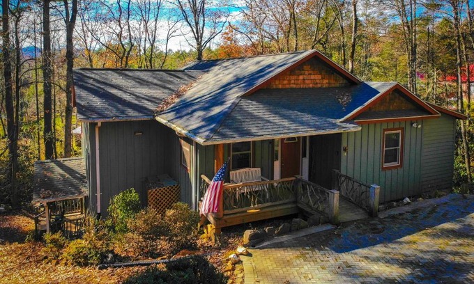 Sapphire House | La Casa Del Amour