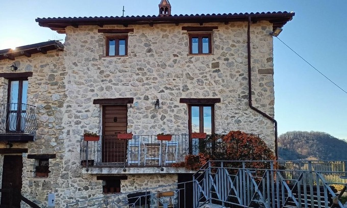 Colle Rinaldo House | La Casa della Rocca for a relaxing stay