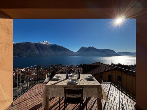 Santa Maria - Rezzonico Apartment | La casa di Emy- Larihome A74