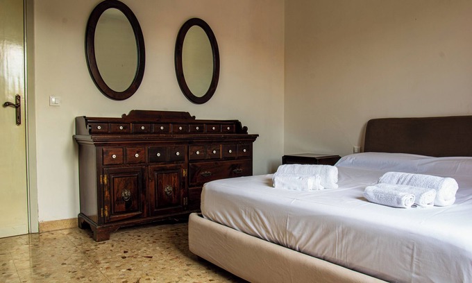 Jesi Apartment | La casa di Mina - Two Bedroom Apartment, Sleeps 4