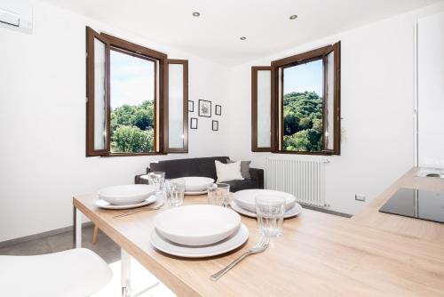 Tavernerio Apartment | La casa nel verde di Francesco