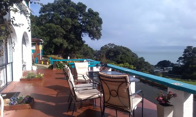 Te Puru House | La Casa Te Puru Lodge