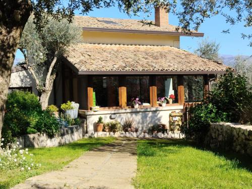 Fontechiari House | "La casetta" indipendente, con ampio spazio verde