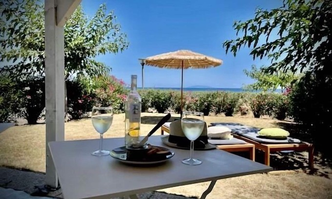 Prunete Villa | La Casetta Prunete, Villa facing the sea 80m from prunete beach