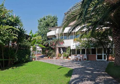 Massarosa Hotel | La Chandelle