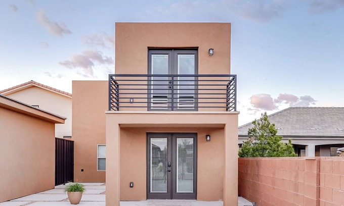 Hurricane House | -La Chona!