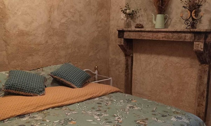 Thoste Bed & Breakfast | La Chouette d'Or Small, bucolic gîte for a peaceful stay