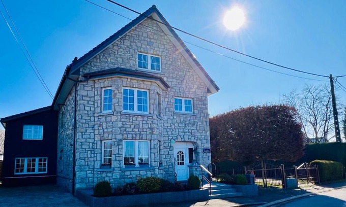 Robertville House | La Dame du Lac