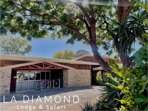 Danielskuil Bed & Breakfast | LA Diamond Lodge & Safari