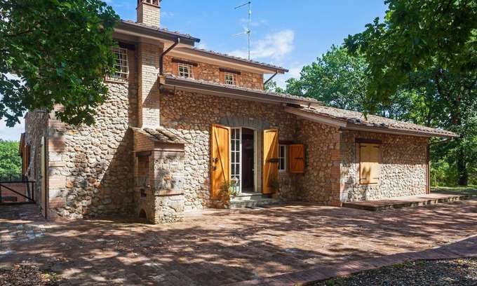 Simignano Villa | La Dimora di Teresa: fairytale house in the woods, ideal for families with children.