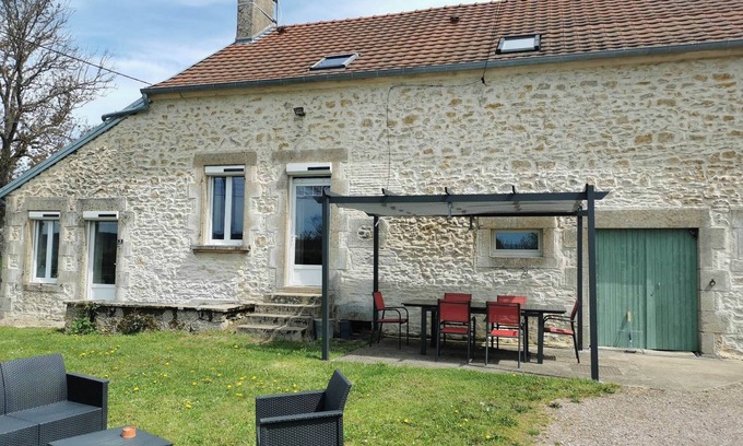 Crux-la-Ville Other | La fermettedes Etangs near the Canal du Nivernais