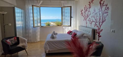 Livorno Apartment | La Finestra sul mare, Spettacolare Vista mare davanti alla Terrazza Mascagni -