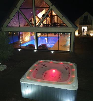 La Chartre-sur-le-Loir Villa | La Fontaine - Détente - Piscine Jacuzzi - 12p