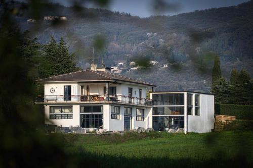 Caprino Veronese Apartment | La Fonte Creativa