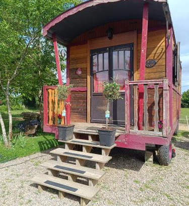 Saint-Christophe-en-Boucherie Other | La roulotte de la tribu deschpouss