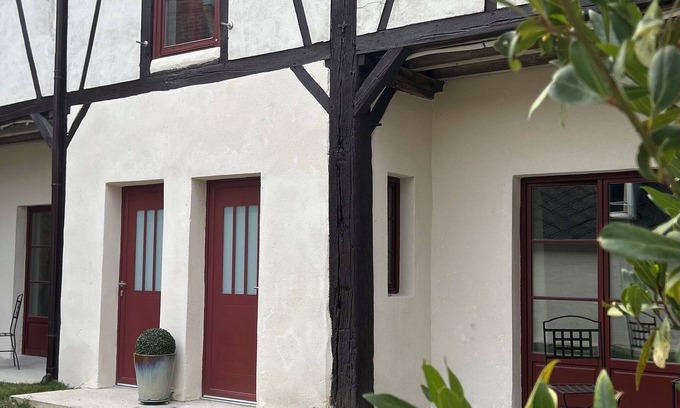 Chateau-Renard Apartment | La Grange à Grains duplex apartment