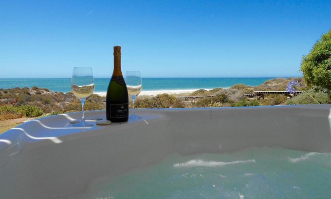 Britannia Bay House | La Hoya