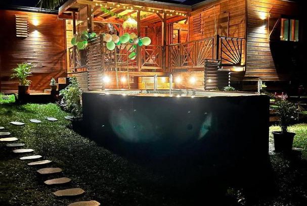 Lamentin House | La kaz à pépés, charmant logement avec piscine