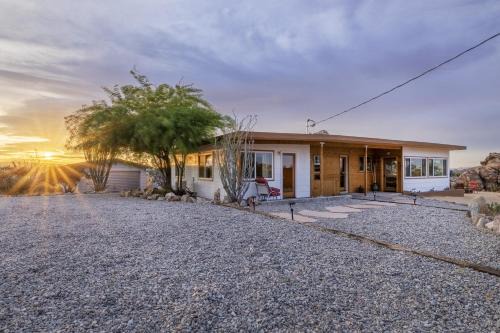 Panorama Heights House | La Luna Azul - Privacy in the Boulders with Hot Tub & Fire Pit home