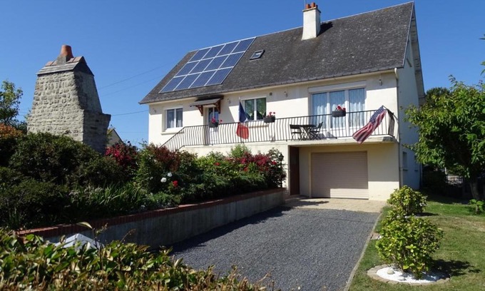 Saint-Laurent-sur-Mer House | La Maison Blanche