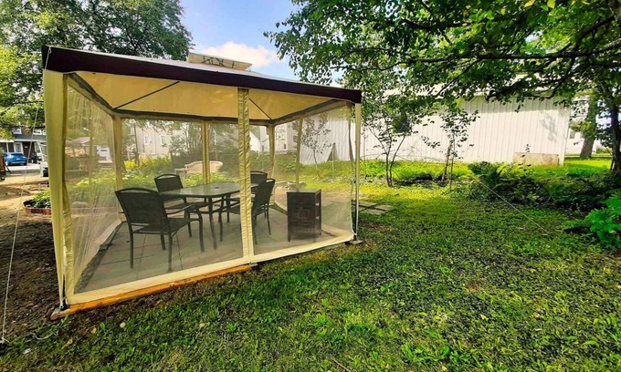 Saint-Camille-de-Lellis House | "LA Maison D'autrefois" Au Coeur D'un Beau Village, Maison Ancestrale de 1917