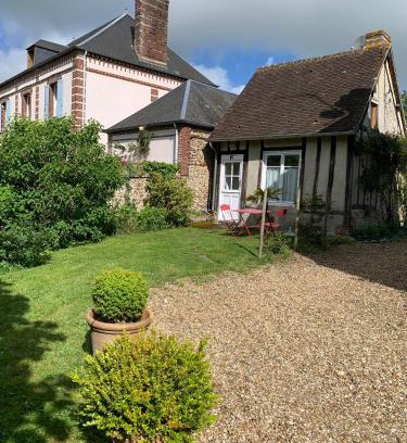 Chaise-Dieu-du-Theil House | La Maison de Maud