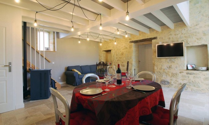 Puisseguin House | La Maison de Julie - Puisseguin