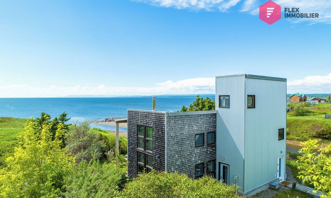 Bonaventure Ski Chalet | La Maison de l'Échouerie on Chaleur Bay Seaside 🏖️
