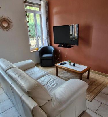 Fourmies House | La maison de Victoire avec cour