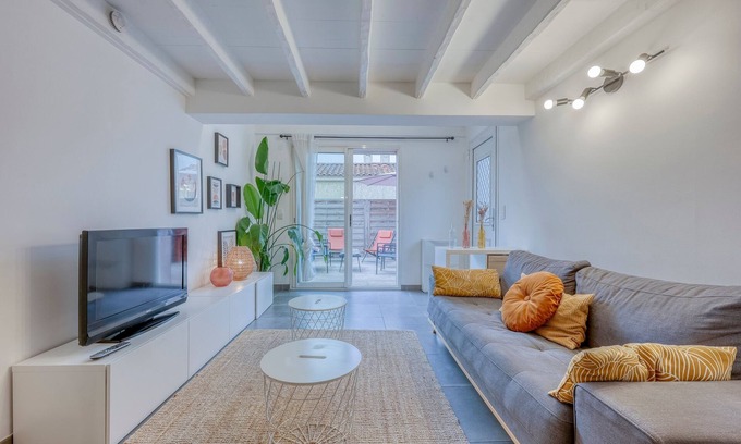 Sanary-sur-Mer House | La Maison des Sables - Maison pour 6, parking privé