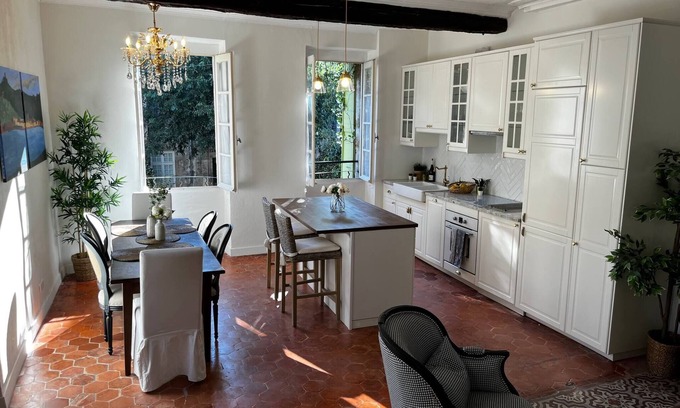 Pezenas House | La Maison Fontaine - Light & Airy Home in the Heart of Pézenas