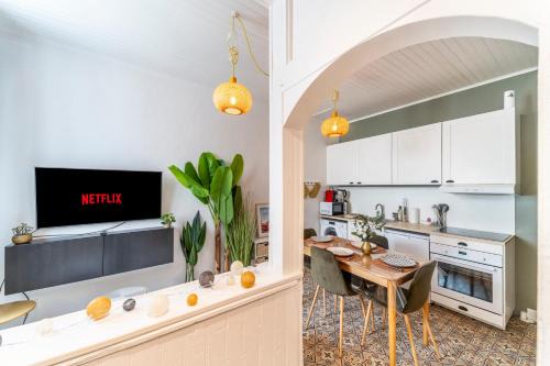 Cambrai House | La Maison Jungle - 2 Chambre - Hypercentre - Wifi - Netflix