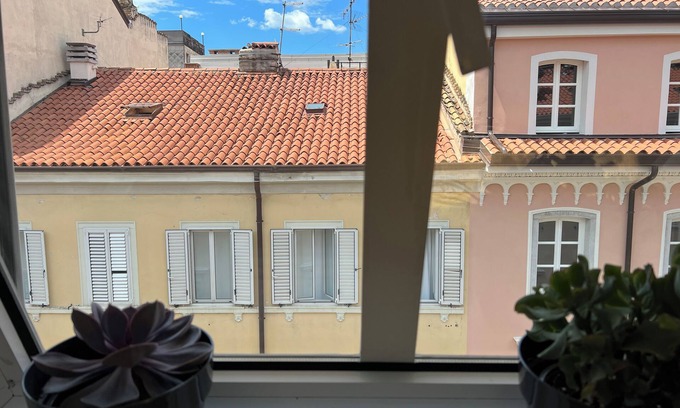 Barriera Vecchia-San Giacomo Apartment | La Mansardina