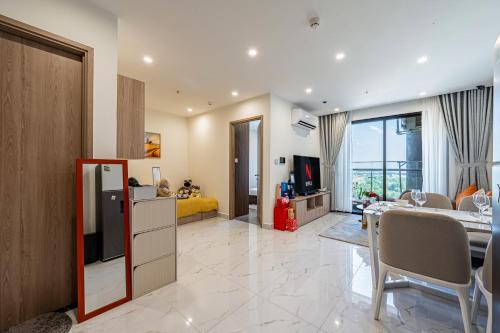 District 9 Apartment | LA Nest - 1pn - The Aria
