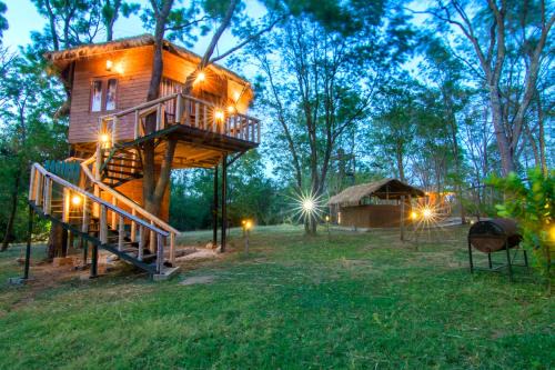 Hambegamuwa Hotel | La Pentera