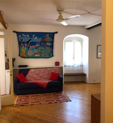 Capraia Apartment | La Piazzetta