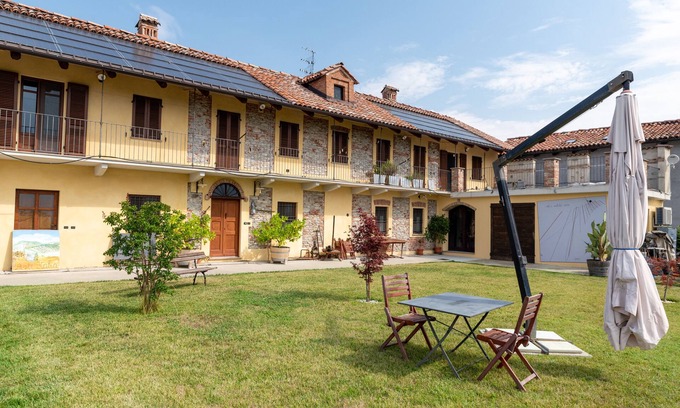 La Morra Apartment | "La Picchiera" 2-room apartment with kitchen and garden, surrounded by vineyards