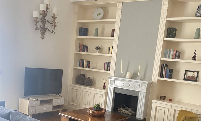 Vomero Apartment | "La pinta" elegant apartment in Vomero- funicular area-