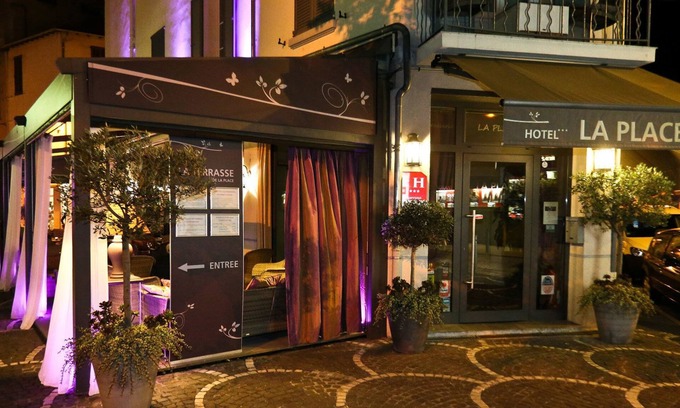 Antibes Old Town Hotel | La Place