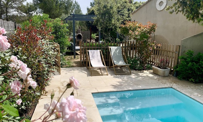 Eygalieres House | La Pomme de Pin:Charming house with heated pool at the foot of the Alpilles mountains