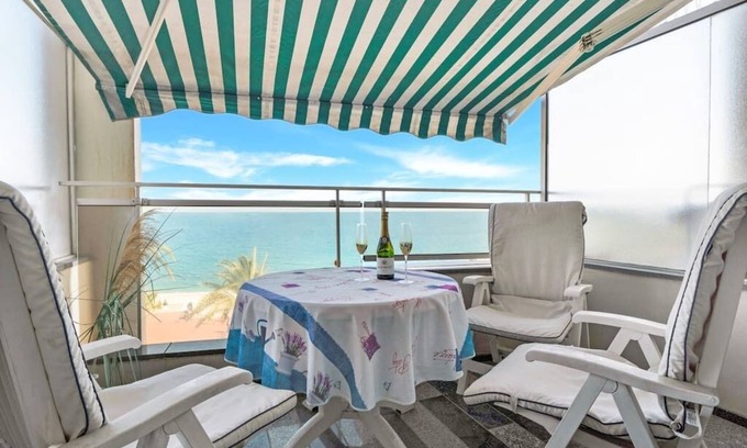 La Californie Apartment | La Prom 1 - two bedrooms facing the sea