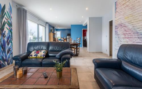 Saint-Come-de-Fresne Apartment | La proue - appt avec terrasse à moins de 100m de la plage