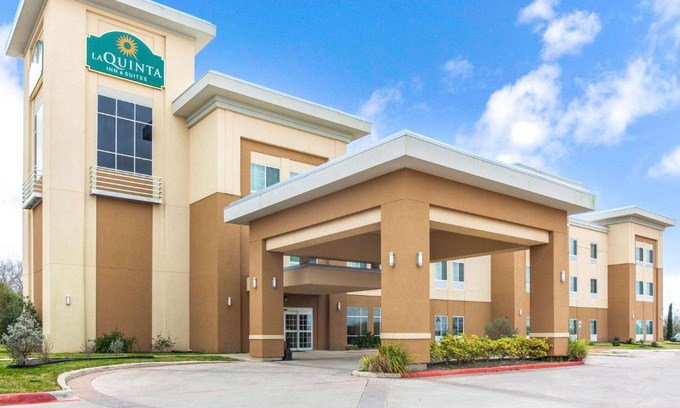 Gonzales Hotel | La Quinta by Wyndham Gonzales TX